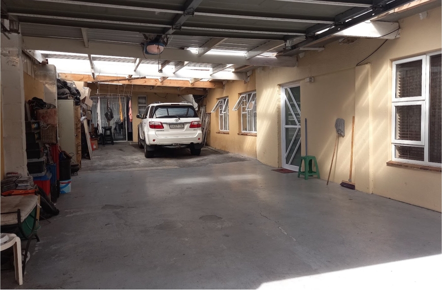5 Bedroom Property for Sale in Retreat Western Cape